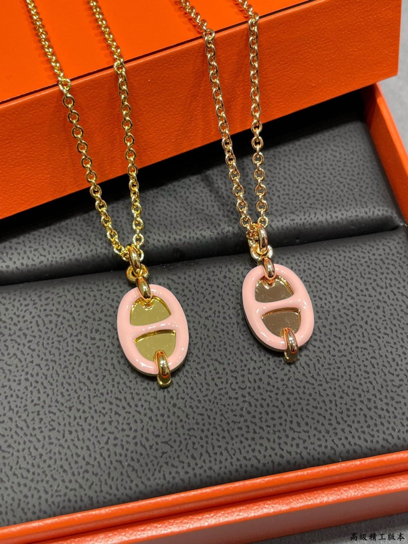 H**me5 necklaces
